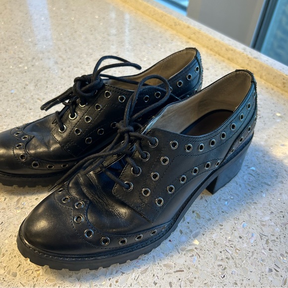 Michael Michael Kors Oxfords - Picture 3 of 6